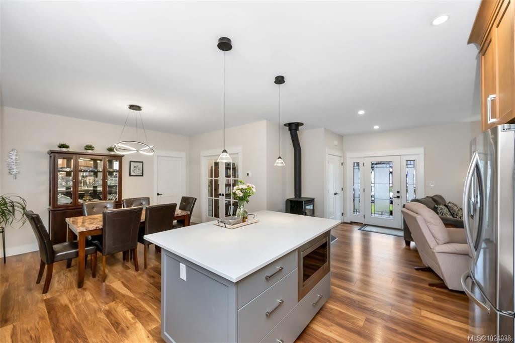 168 Edgewood Dr, Lake Cowichan, BC