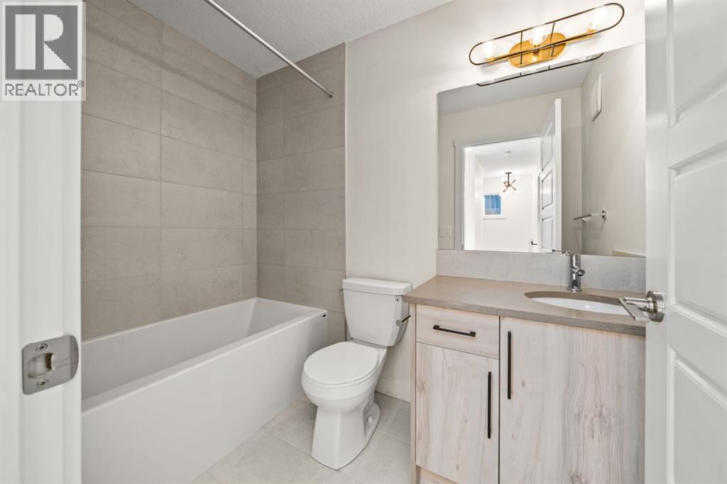 25 Sora Gate Se, Calgary, AB - Indoor Photo Showing Bathroom