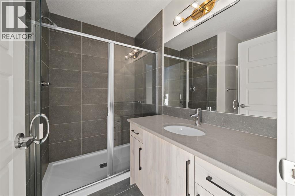 25 Sora Gate Se, Calgary, AB - Indoor Photo Showing Bathroom