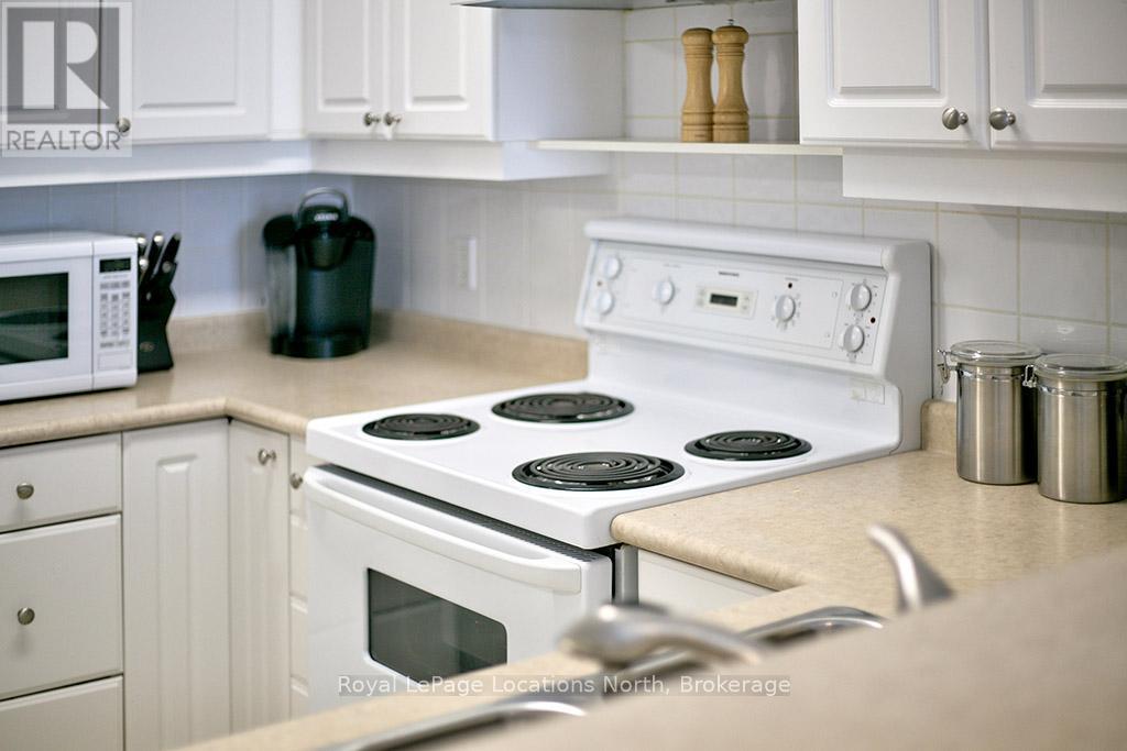 402 - 34 Bayfield Street, Meaford, ON - Indoor Photo Showing Kitchen