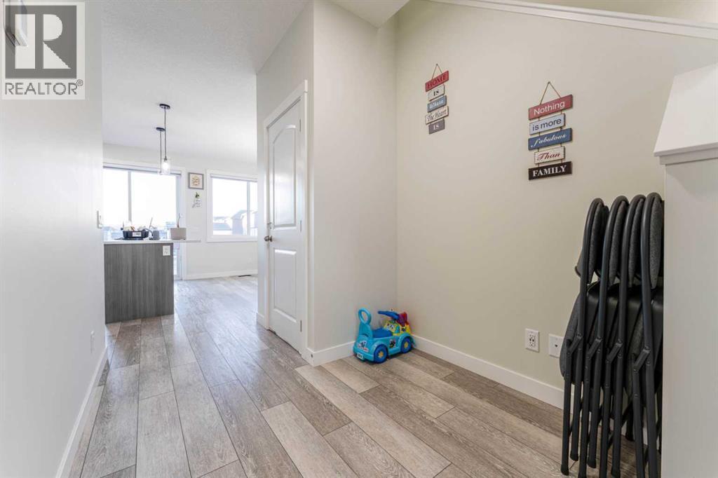 449 Chinook Winds View Sw, Airdrie, AB - Indoor Photo Showing Other Room