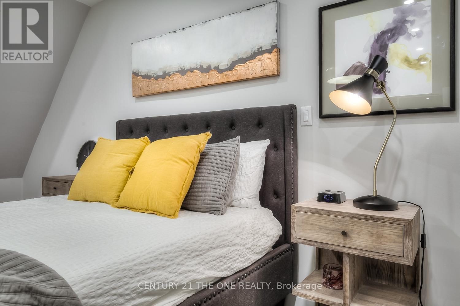 710 - 75 Weldrick Road E, Richmond Hill, ON - Indoor Photo Showing Bedroom