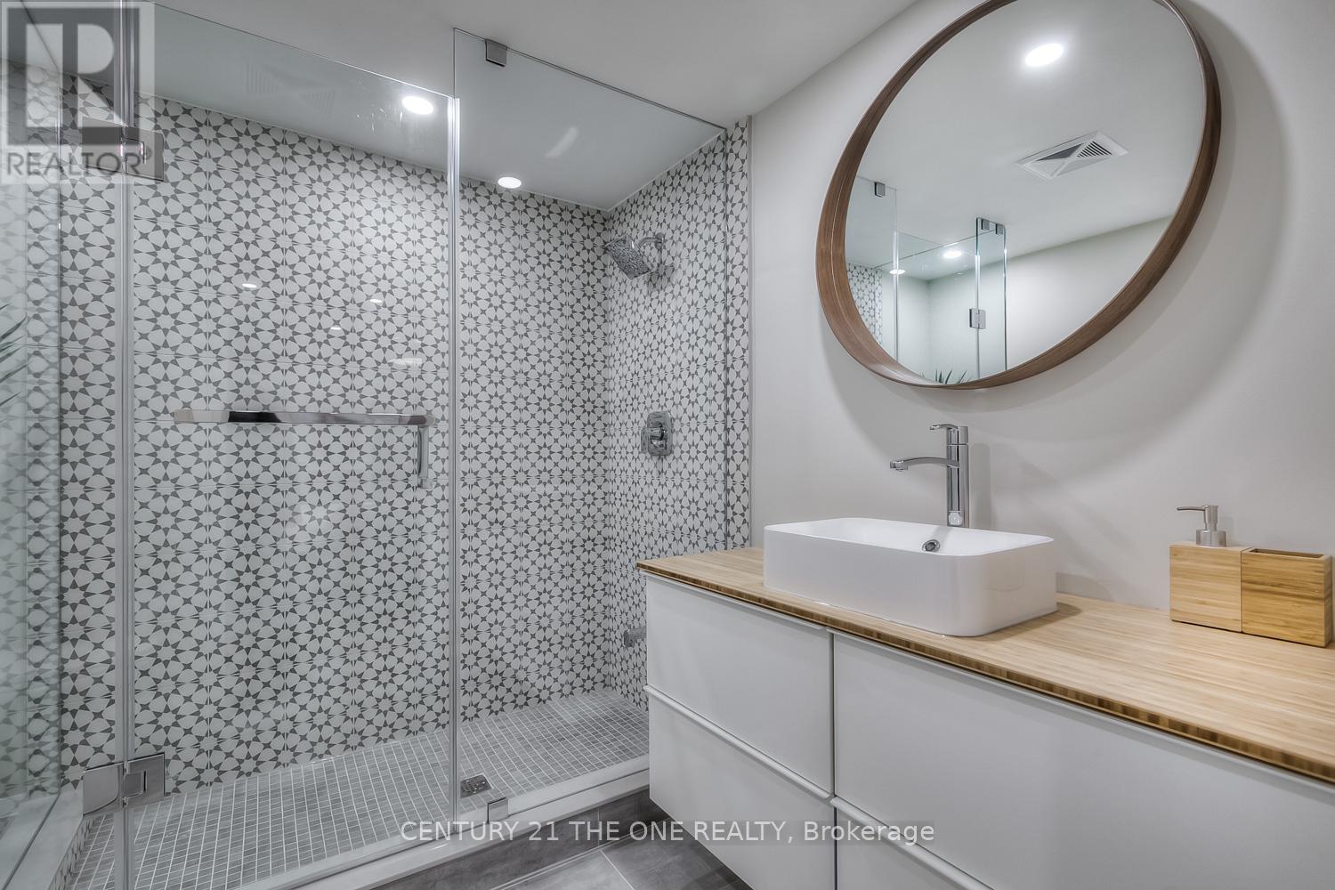 710 - 75 Weldrick Road E, Richmond Hill, ON - Indoor Photo Showing Bathroom