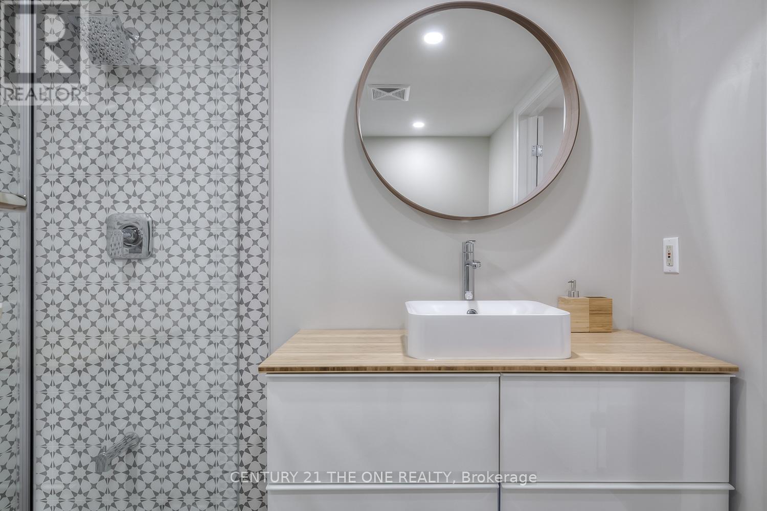 710 - 75 Weldrick Road E, Richmond Hill, ON - Indoor Photo Showing Bathroom