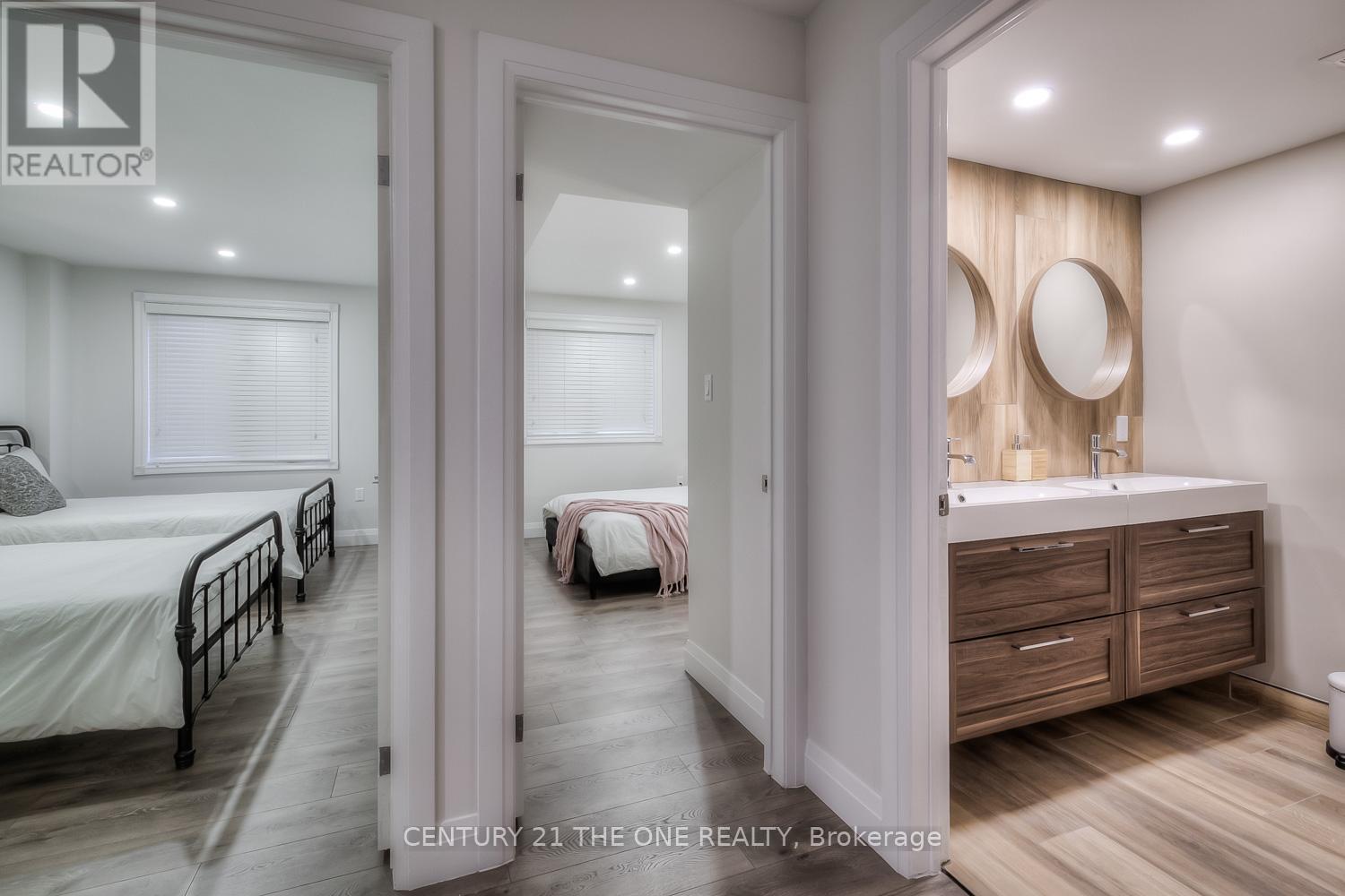 710 - 75 Weldrick Road E, Richmond Hill, ON - Indoor