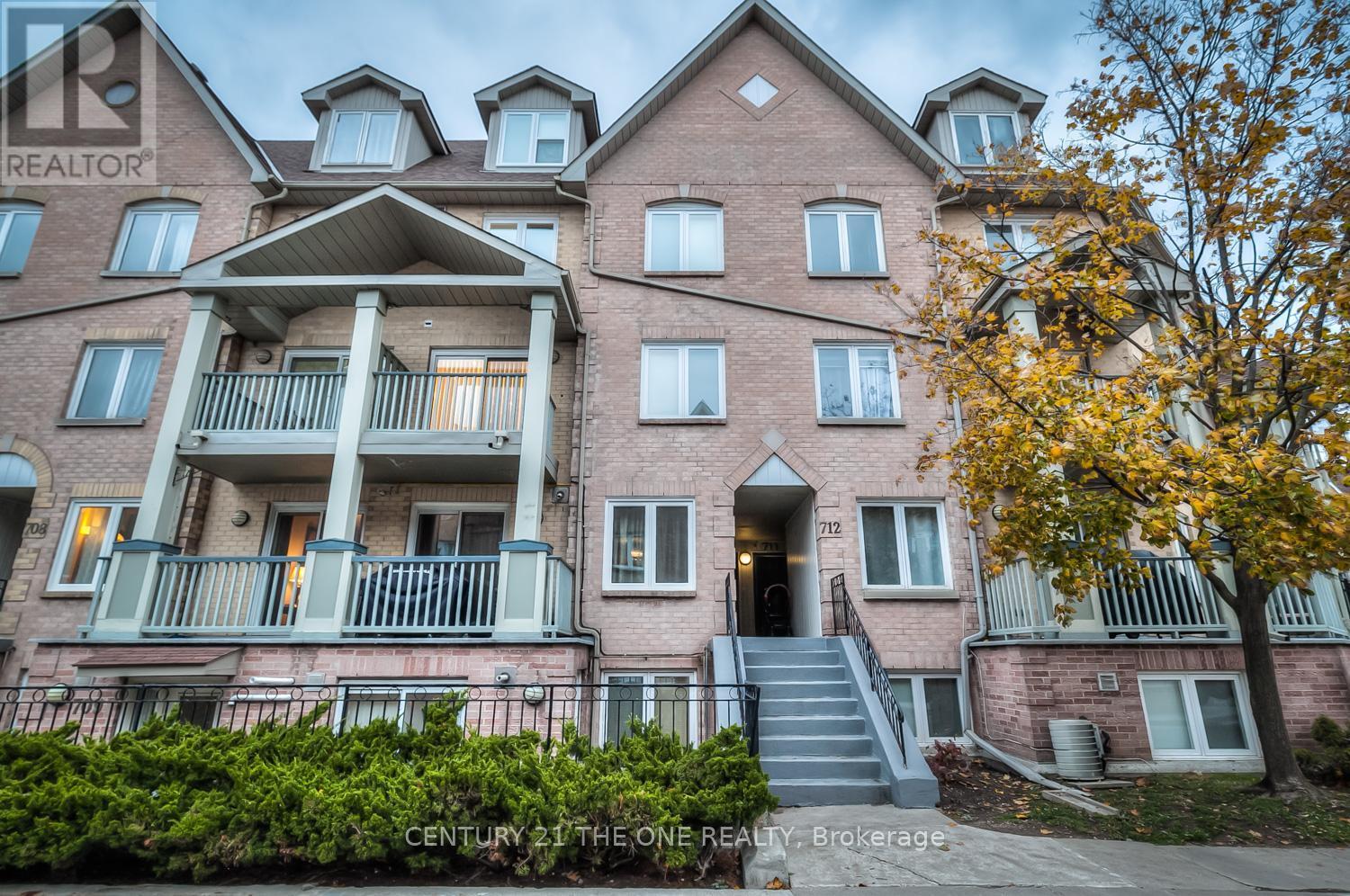 710 - 75 Weldrick Road E, Richmond Hill, ON - Outdoor With Facade