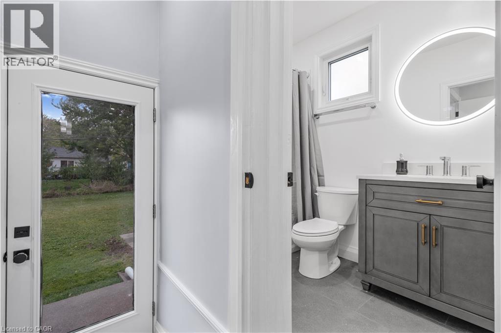 9 Admiral Road, St. Catharines, ON - Indoor Photo Showing Bathroom