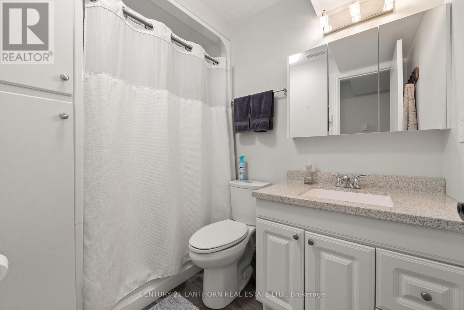 212 Main Street, Deseronto (Deseronto (Town)), ON - Indoor Photo Showing Bathroom