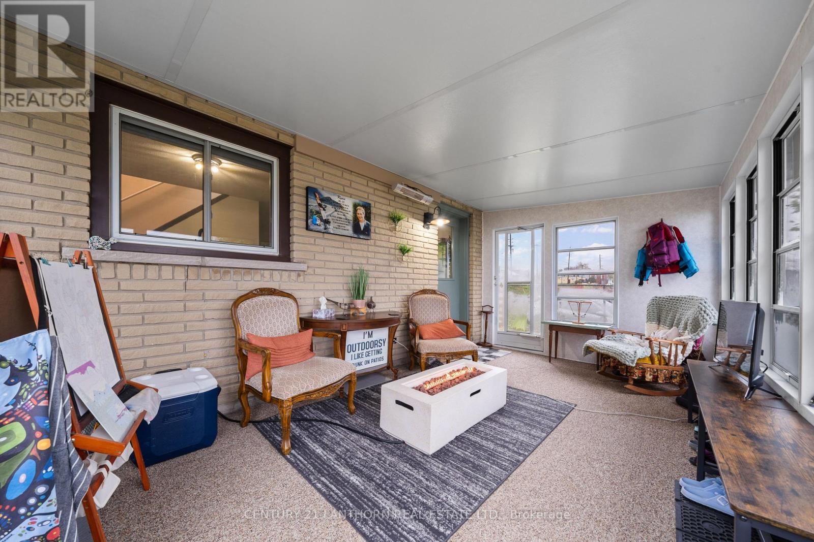 212 Main Street, Deseronto (Deseronto (Town)), ON - Indoor