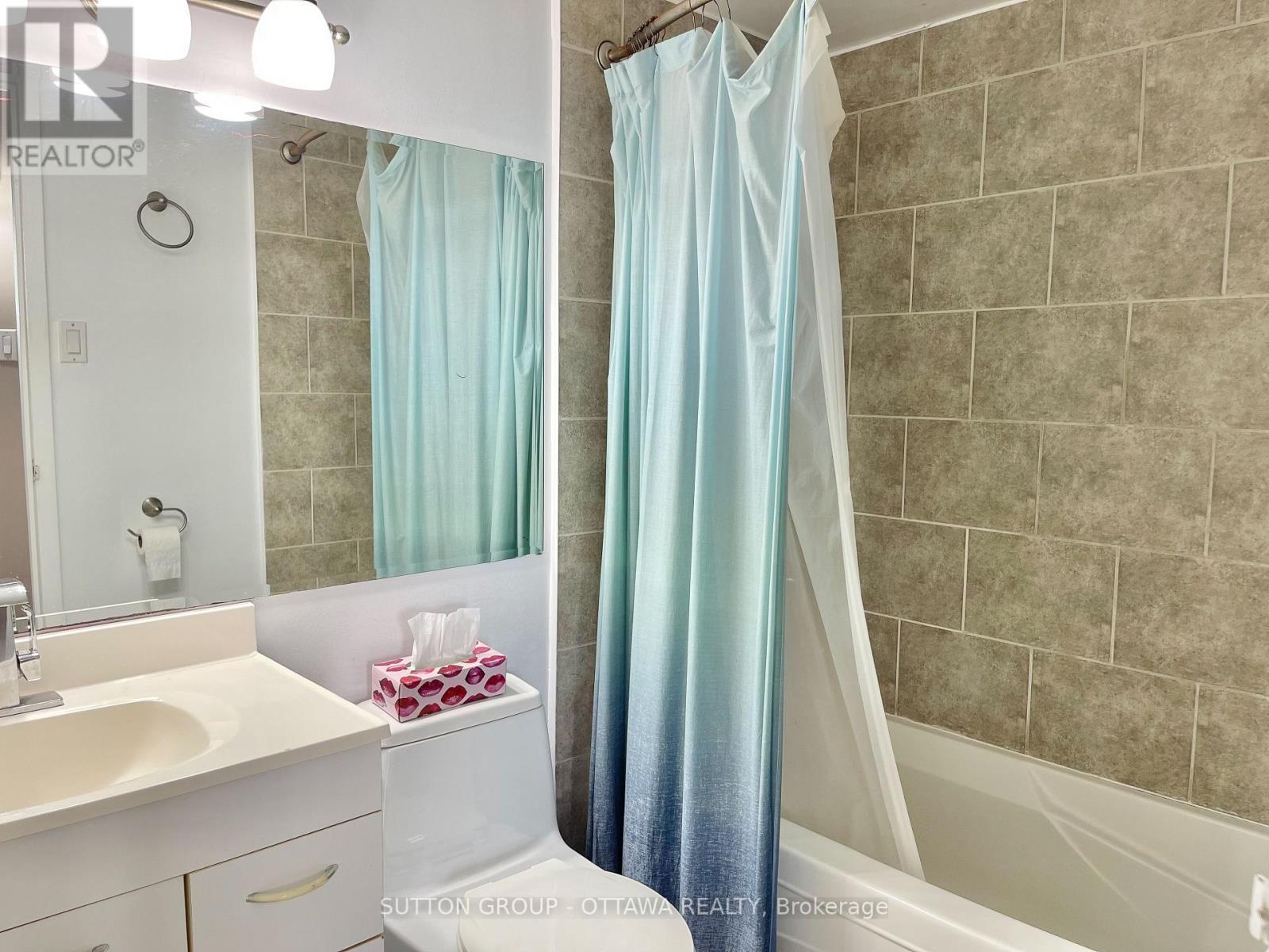 1908 - 900 Dynes Road, Ottawa, ON - Indoor Photo Showing Bathroom