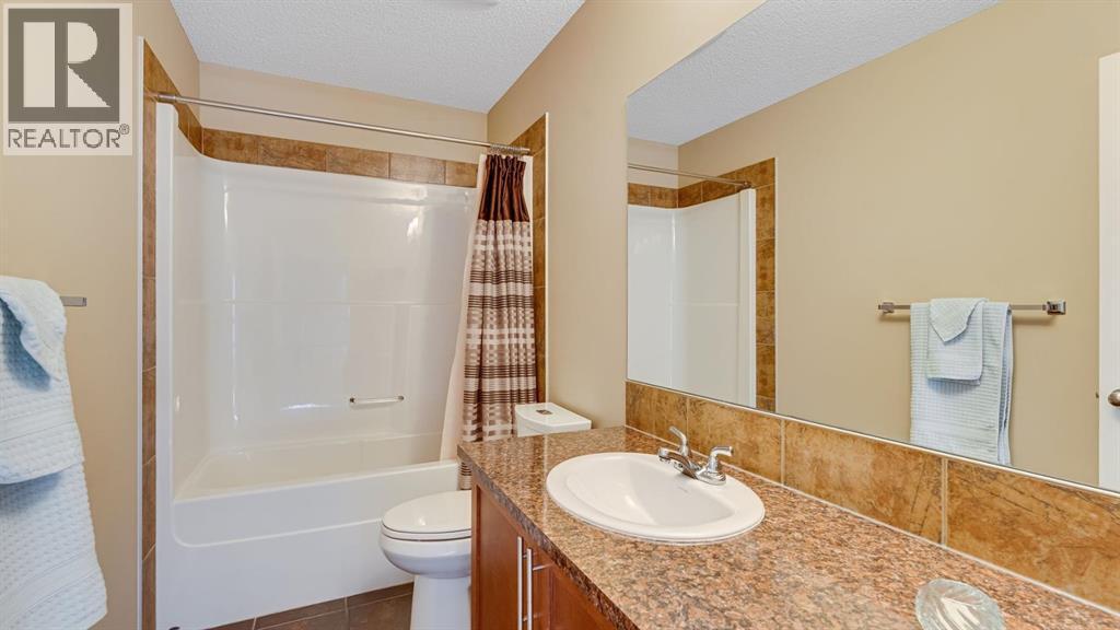 157 Bridleridge View Sw, Calgary, AB - Indoor Photo Showing Bathroom