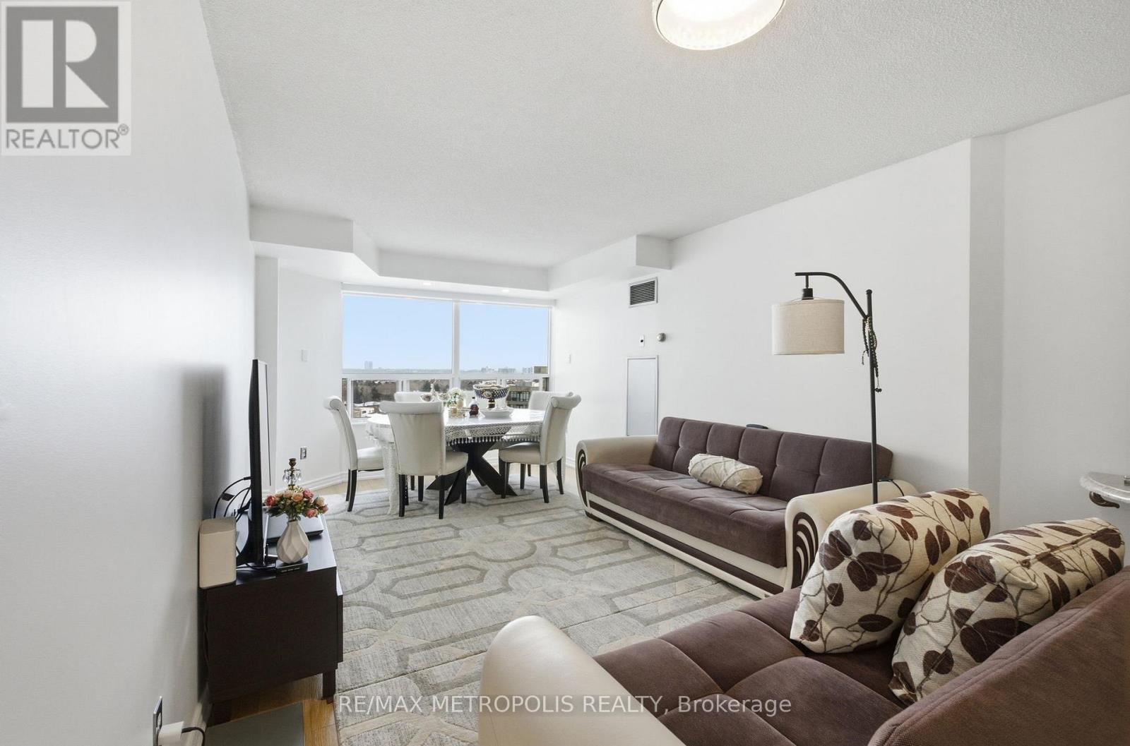 1501 - 11 Townsgate Drive, Vaughan, ON - Indoor Photo Showing Other Room