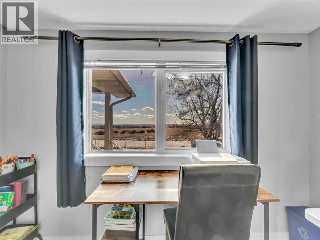 122 Redcliff Way Sw, Redcliff, AB - Indoor