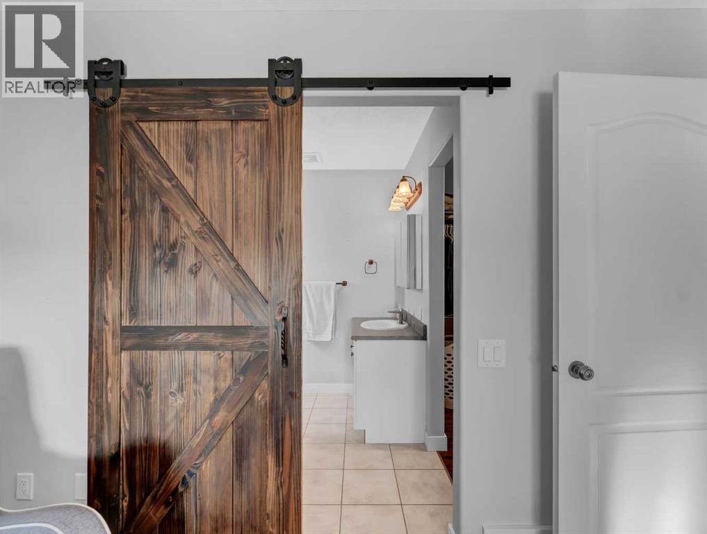 122 Redcliff Way Sw, Redcliff, AB - Indoor