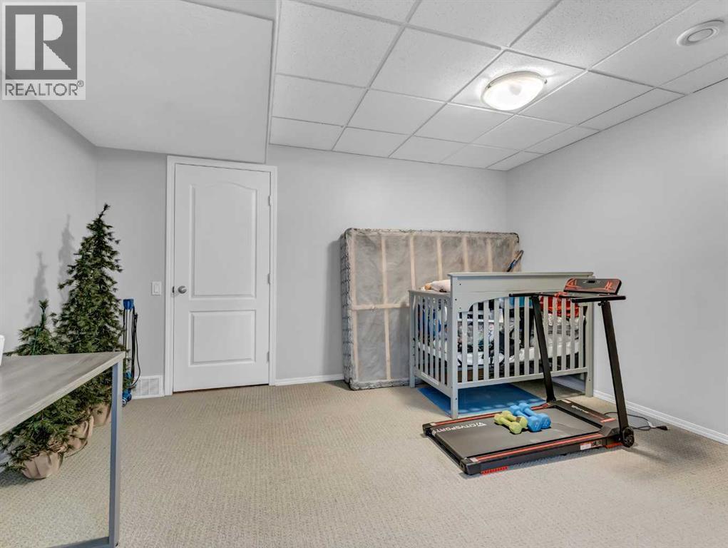 122 Redcliff Way Sw, Redcliff, AB - Indoor