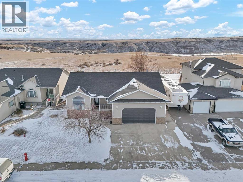 122 Redcliff Way Sw, Redcliff, AB - Outdoor