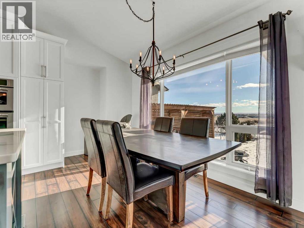 122 Redcliff Way Sw, Redcliff, AB - Indoor Photo Showing Dining Room