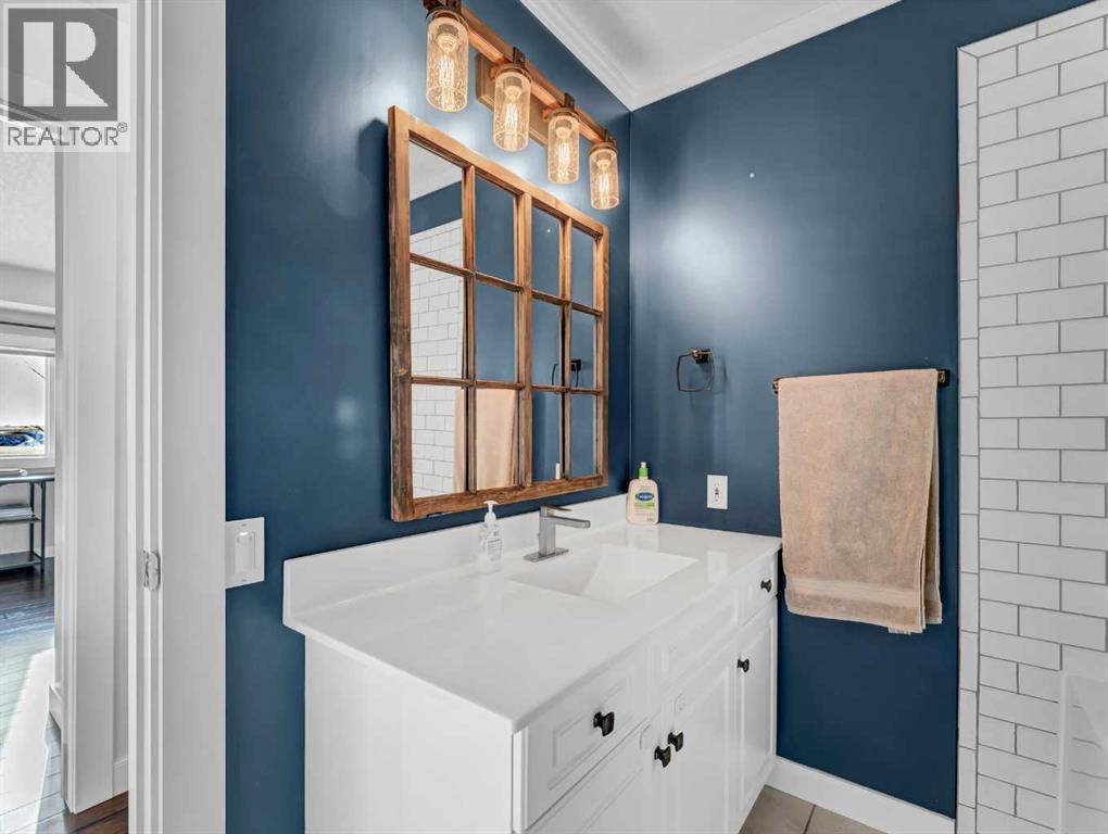 122 Redcliff Way Sw, Redcliff, AB - Indoor Photo Showing Other Room