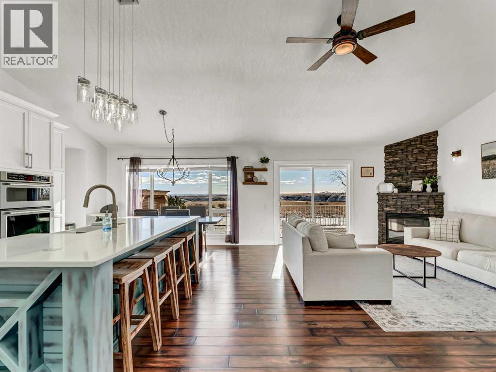 122 Redcliff Way Sw, Redcliff, AB - Indoor