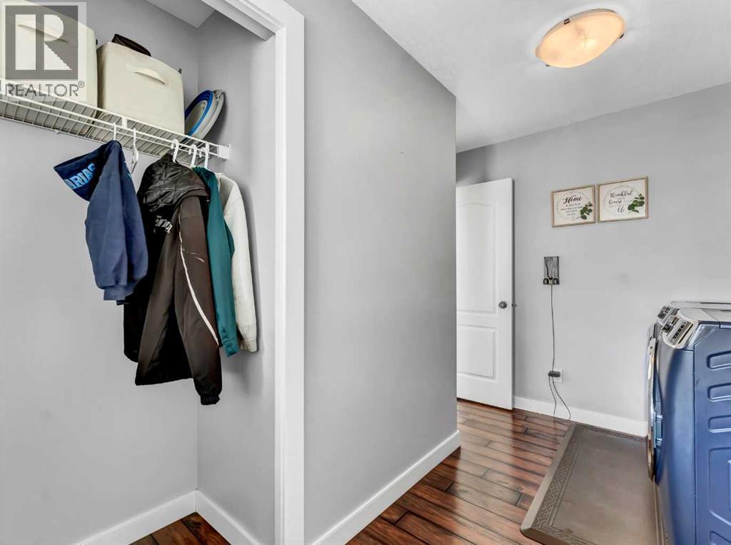 122 Redcliff Way Sw, Redcliff, AB - Indoor