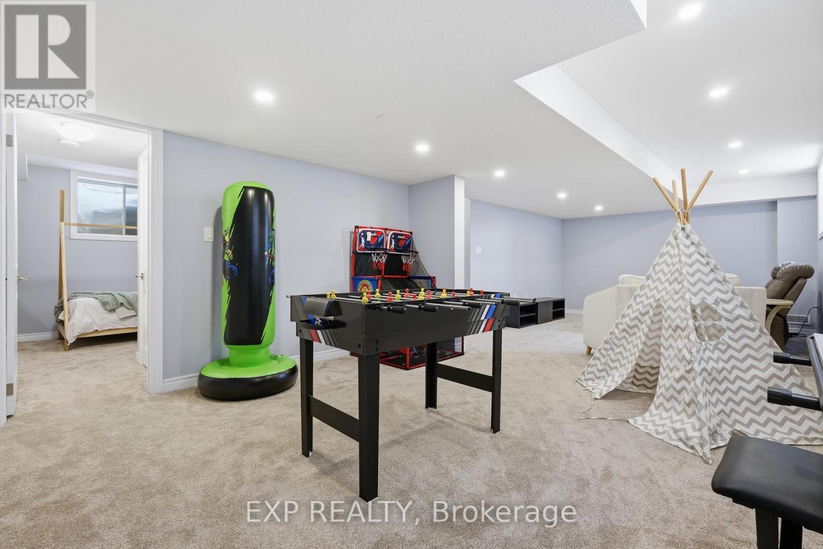 31 Miranda Path, Woolwich, ON - Indoor Photo Showing Other Room