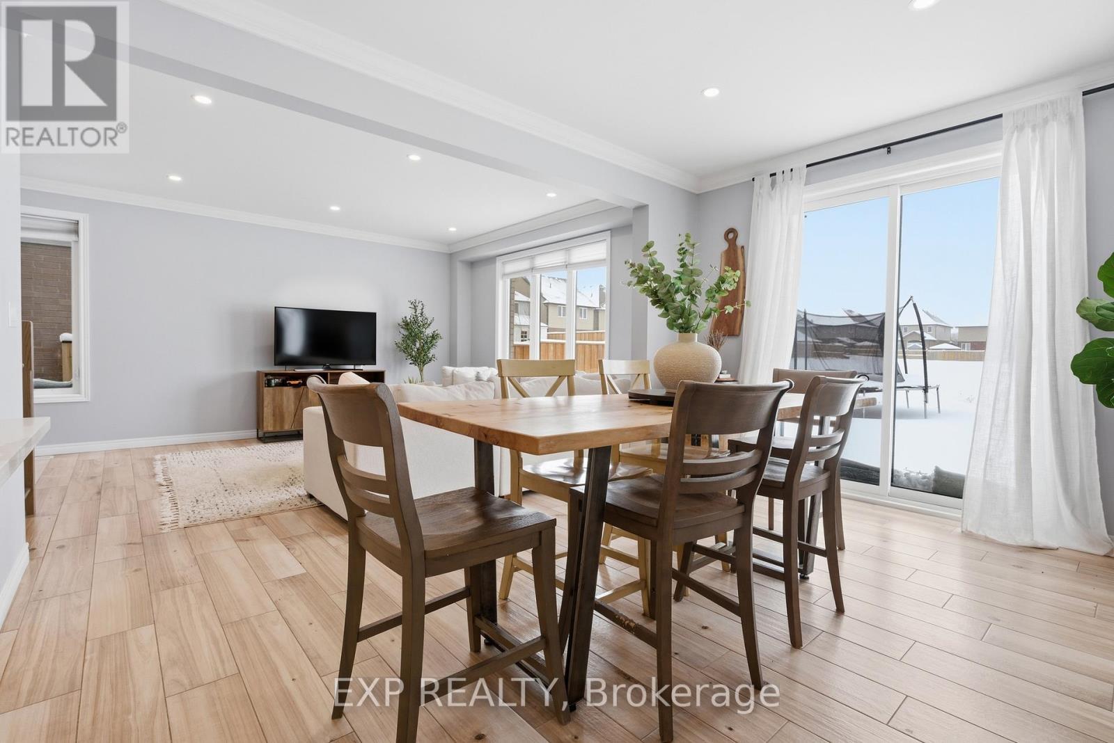 31 Miranda Path, Woolwich, ON - Indoor Photo Showing Dining Room