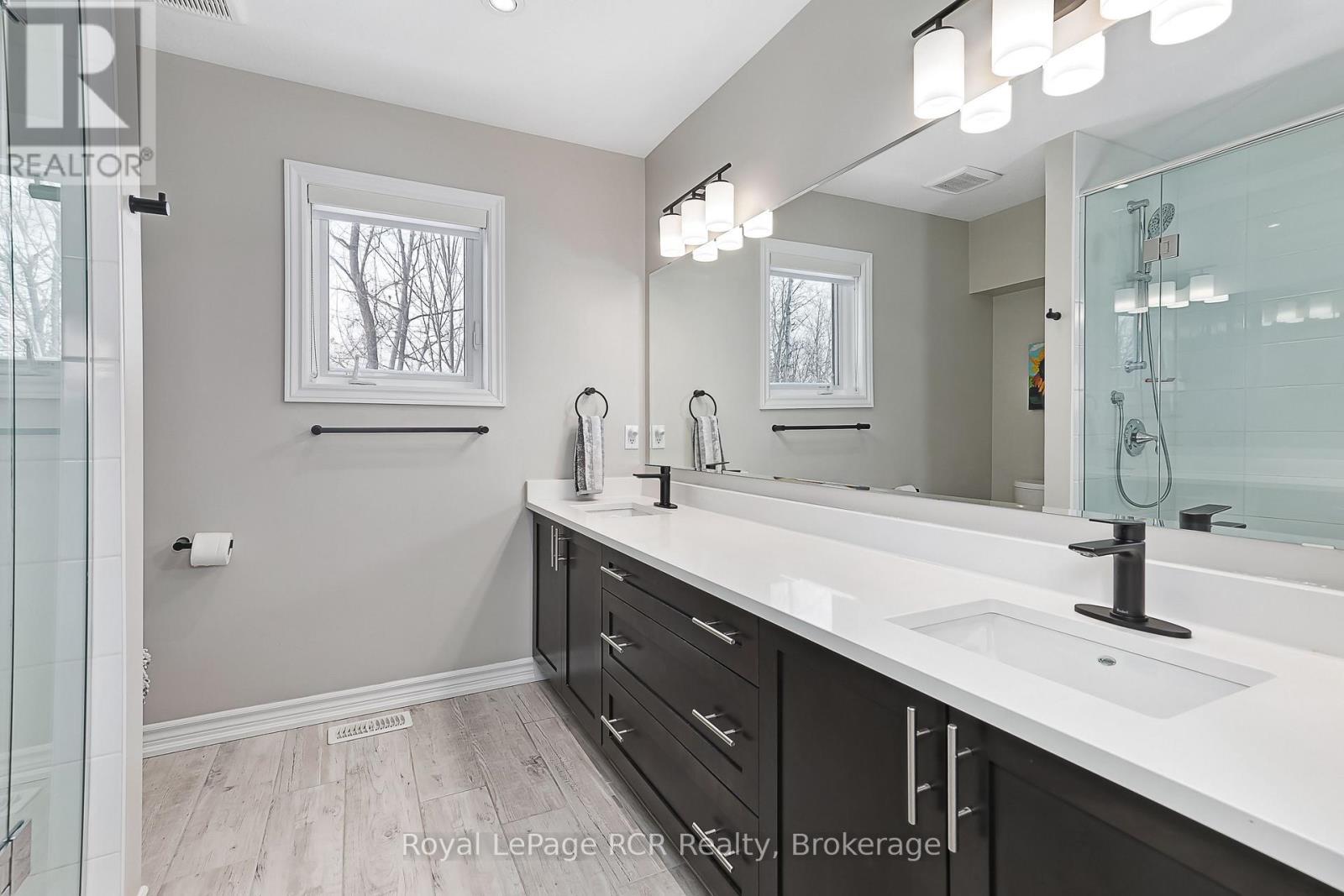 160 Preservation Road, Collingwood, ON - Indoor Photo Showing Bathroom