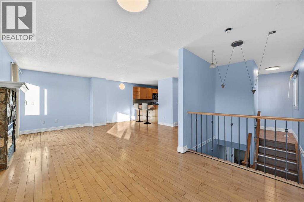 211, 25 Glamis Green Sw, Calgary, AB - Indoor Photo Showing Other Room