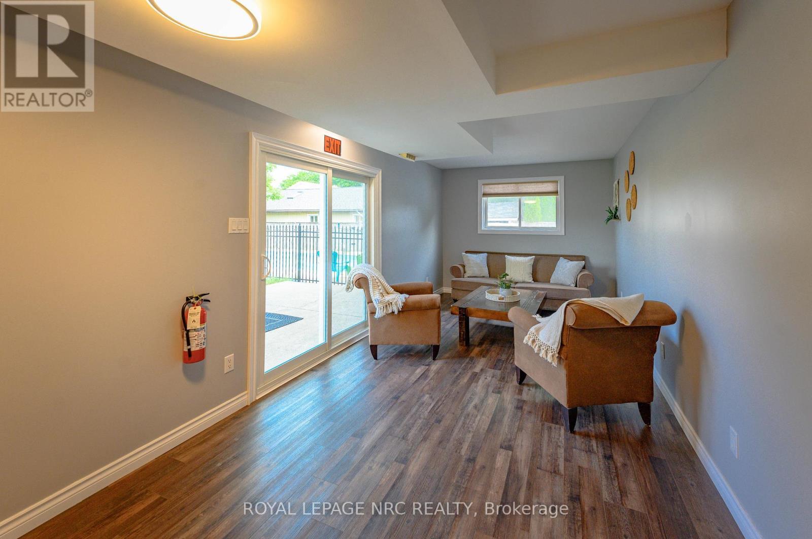 146 Four Mile Creek Road, Niagara-On-The-Lake (St. Davids), ON - Indoor Photo Showing Other Room