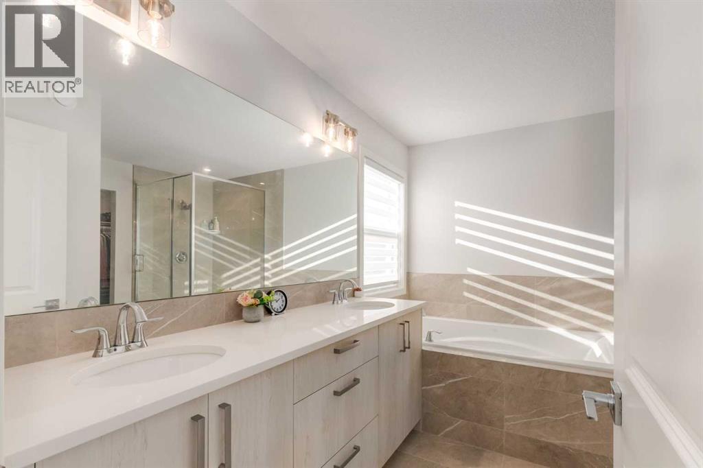 29 Marmot Passage Nw, Calgary, AB - Indoor Photo Showing Bathroom