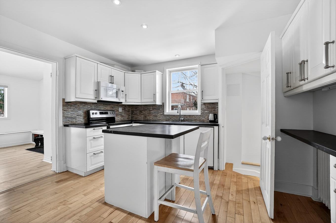 Kitchen - 725 Rue Gohier, Montréal (Saint-Laurent), QC - Indoor Photo Showing Kitchen