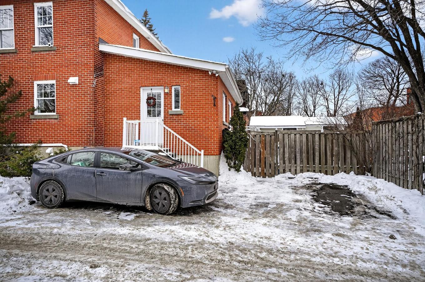 Parking - 725 Rue Gohier, Montréal (Saint-Laurent), QC - Outdoor With Exterior
