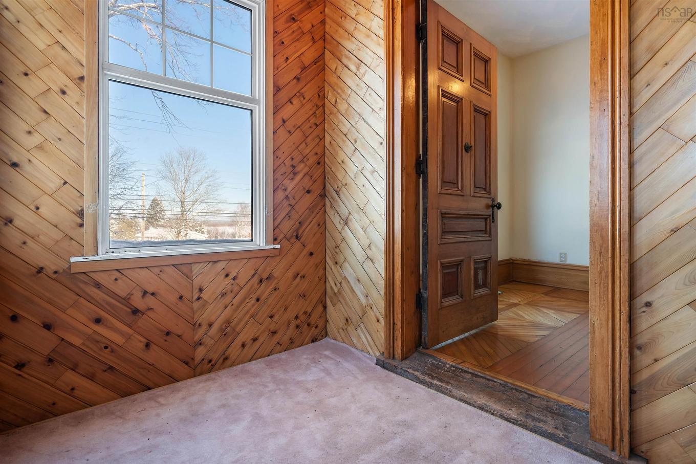 251 Victoria Street E, Amherst, NS