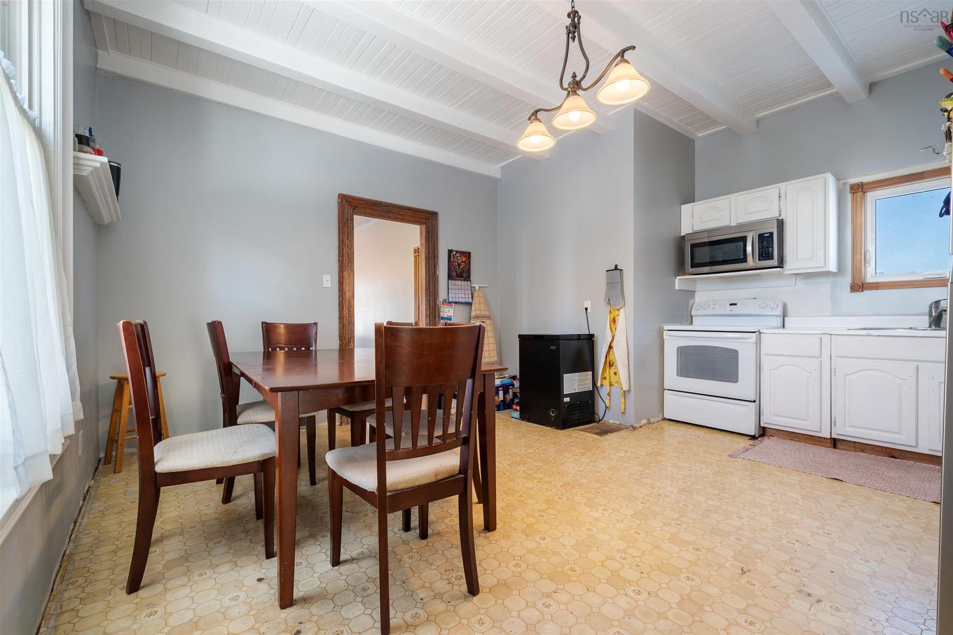 251 Victoria Street E, Amherst, NS