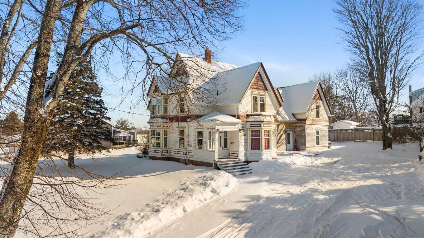 251 Victoria Street E, Amherst, NS