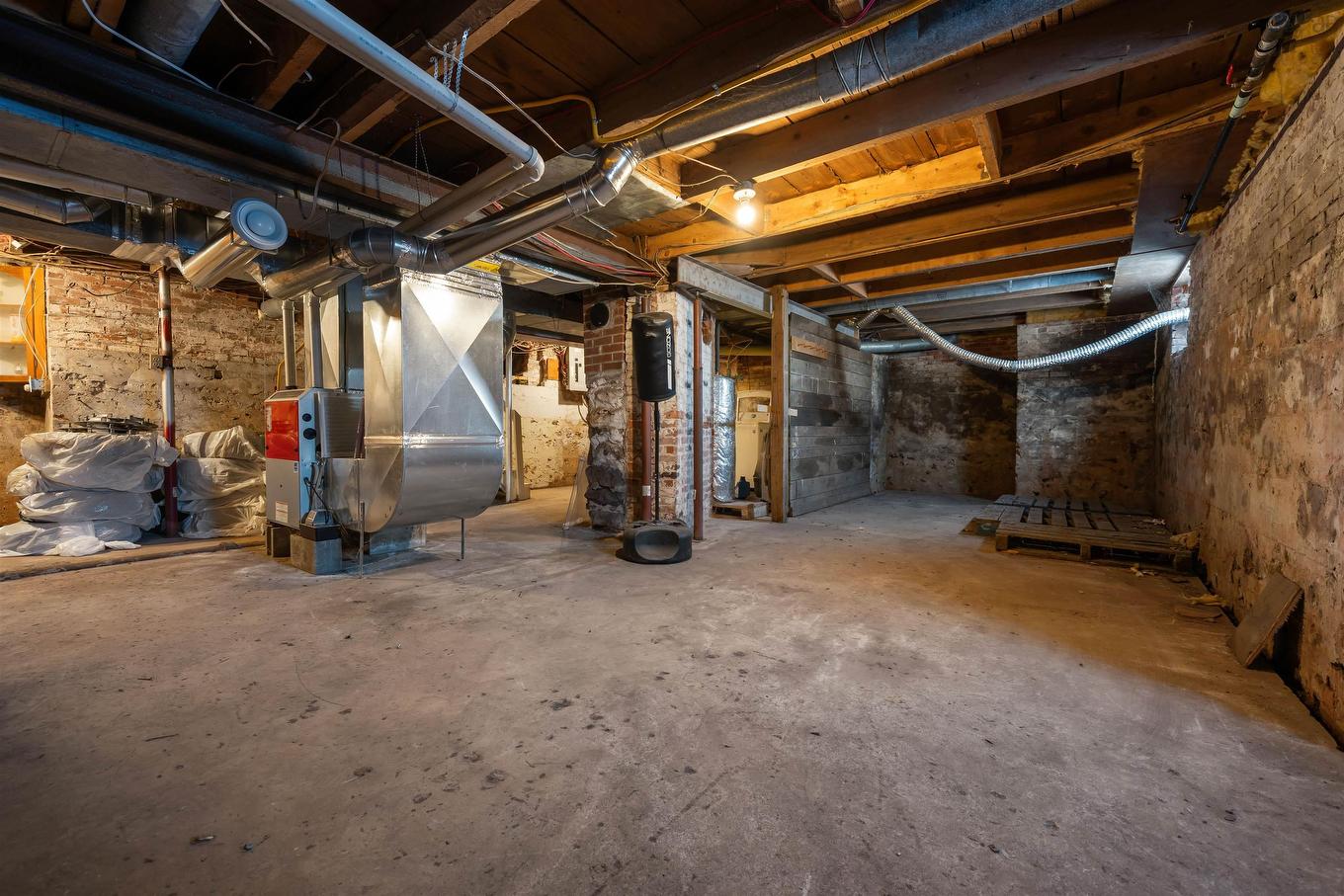 251 Victoria Street E, Amherst, NS