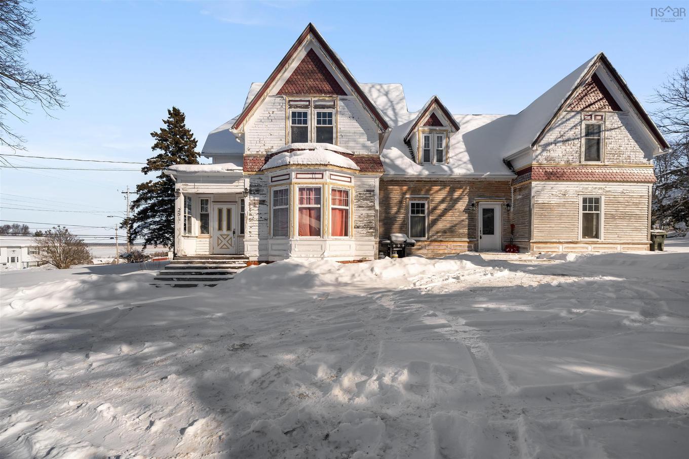 251 Victoria Street E, Amherst, NS