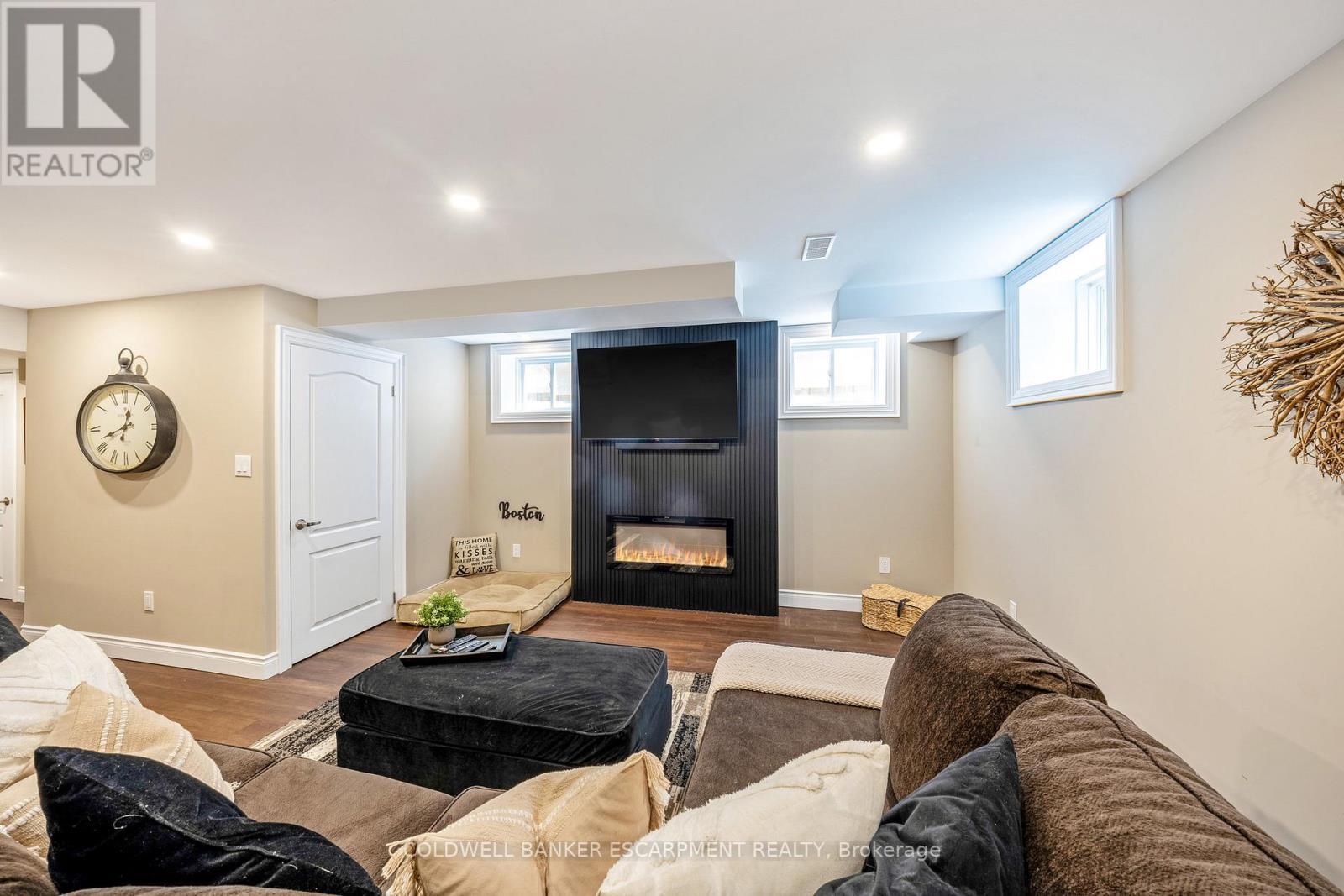 107 Taylor Avenue, Guelph/Eramosa, ON - Indoor With Fireplace