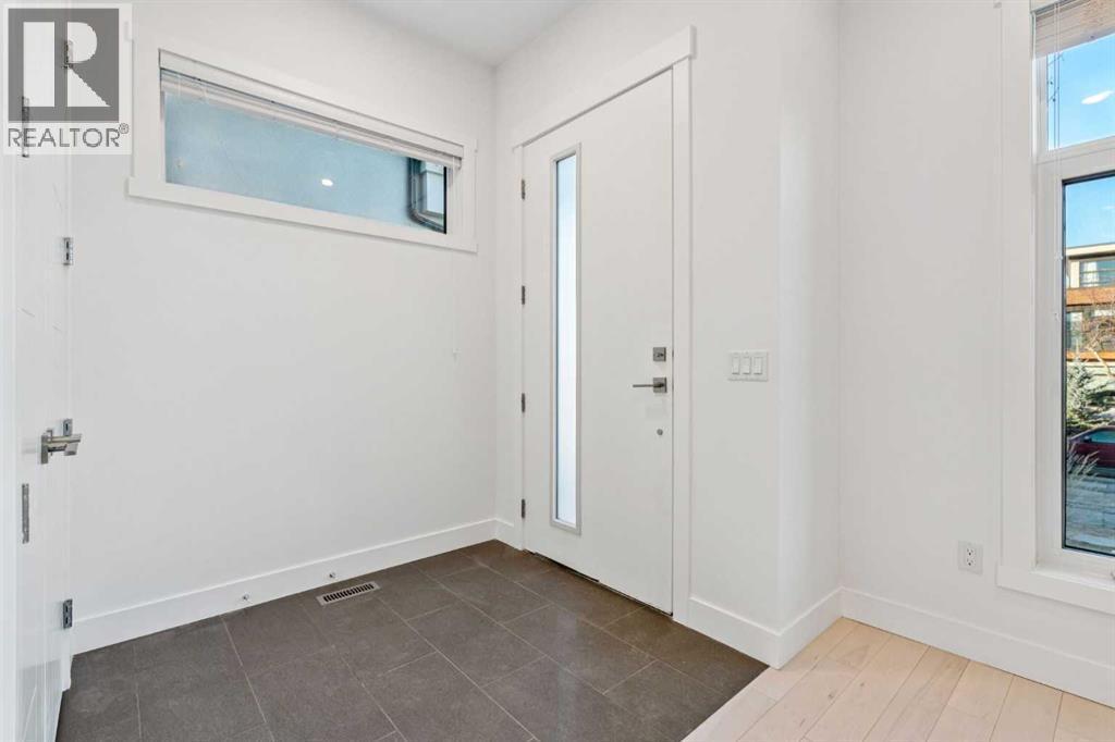 2409 28 Avenue Sw, Calgary, AB - Indoor Photo Showing Other Room