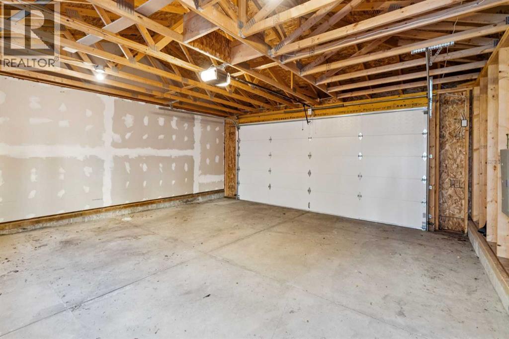 2409 28 Avenue Sw, Calgary, AB - Indoor Photo Showing Garage