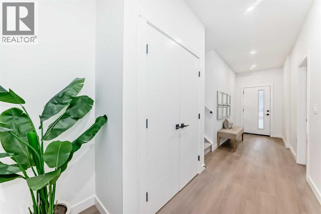 8530 Bowness Road Nw, Calgary, AB - Indoor Photo Showing Other Room