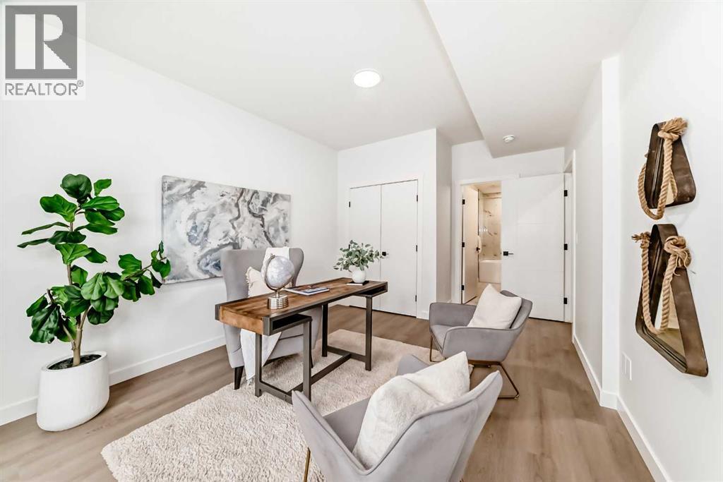 Main floor office/bedroom - 8530 Bowness Road Nw, Calgary, AB - Indoor