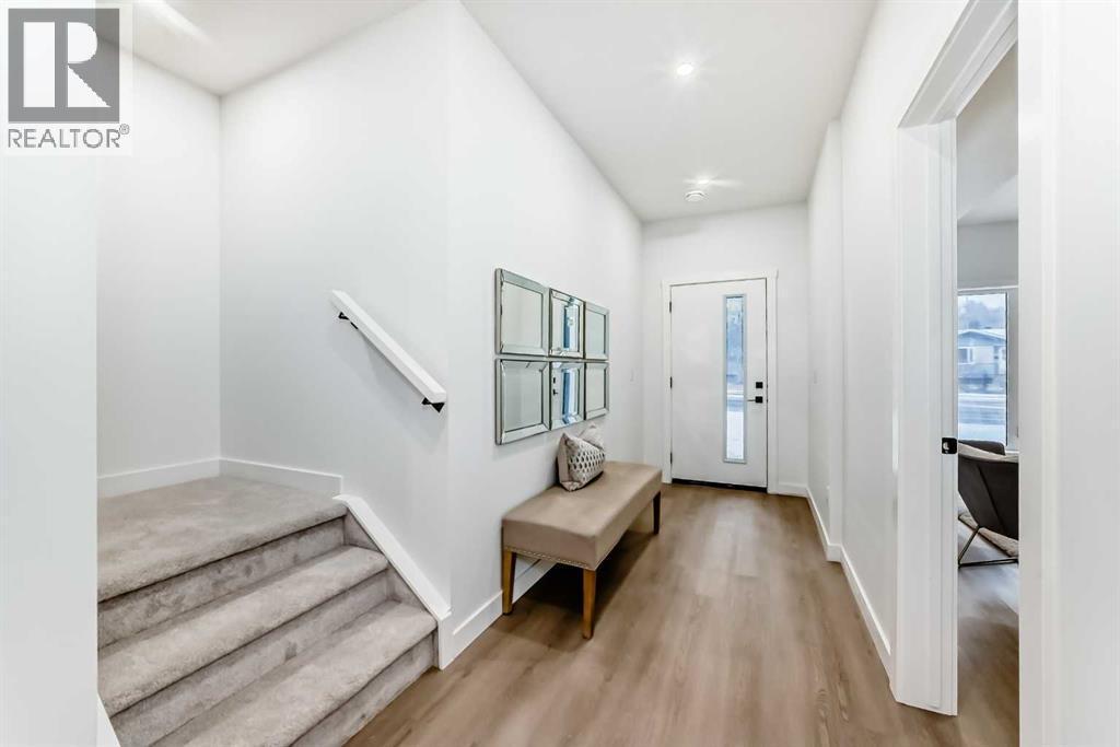 8530 Bowness Road Nw, Calgary, AB - Indoor Photo Showing Other Room