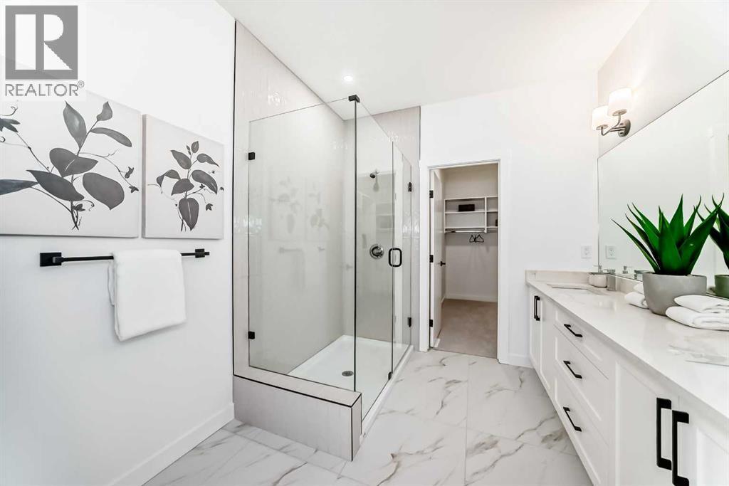 8530 Bowness Road Nw, Calgary, AB - Indoor Photo Showing Bathroom