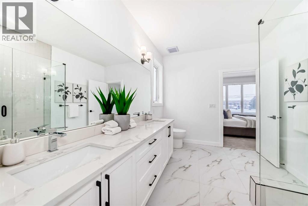 8530 Bowness Road Nw, Calgary, AB - Indoor Photo Showing Bathroom