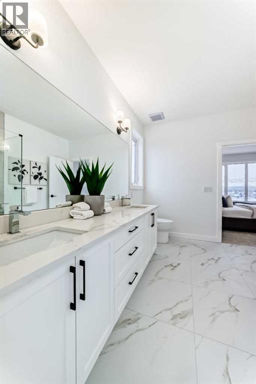8530 Bowness Road Nw, Calgary, AB - Indoor Photo Showing Bathroom
