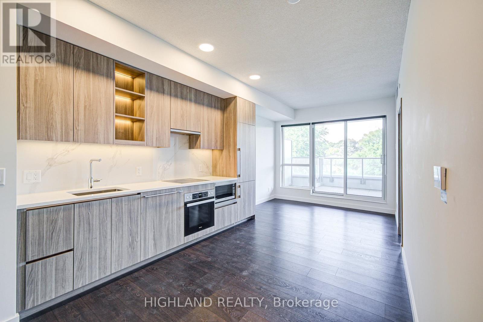 608 - 25 Mcmahon Drive, Toronto, ON - Indoor Photo Showing Kitchen