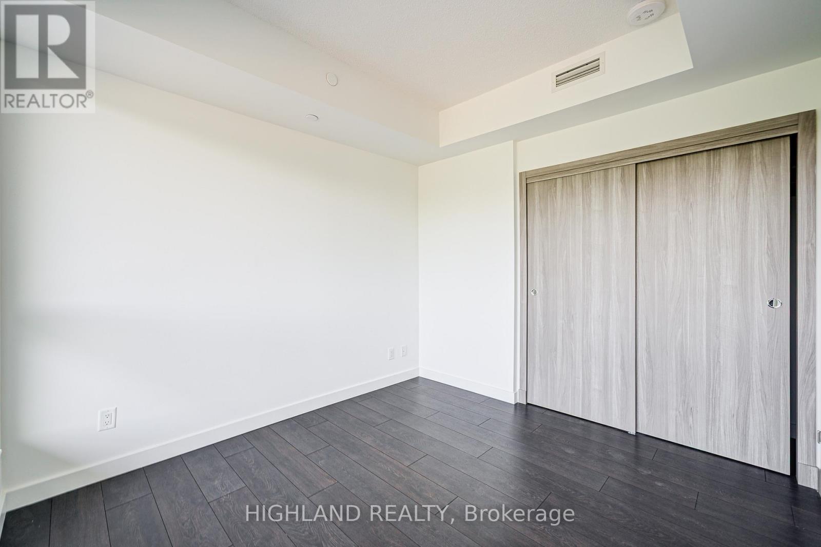 608 - 25 Mcmahon Drive, Toronto, ON - Indoor Photo Showing Other Room