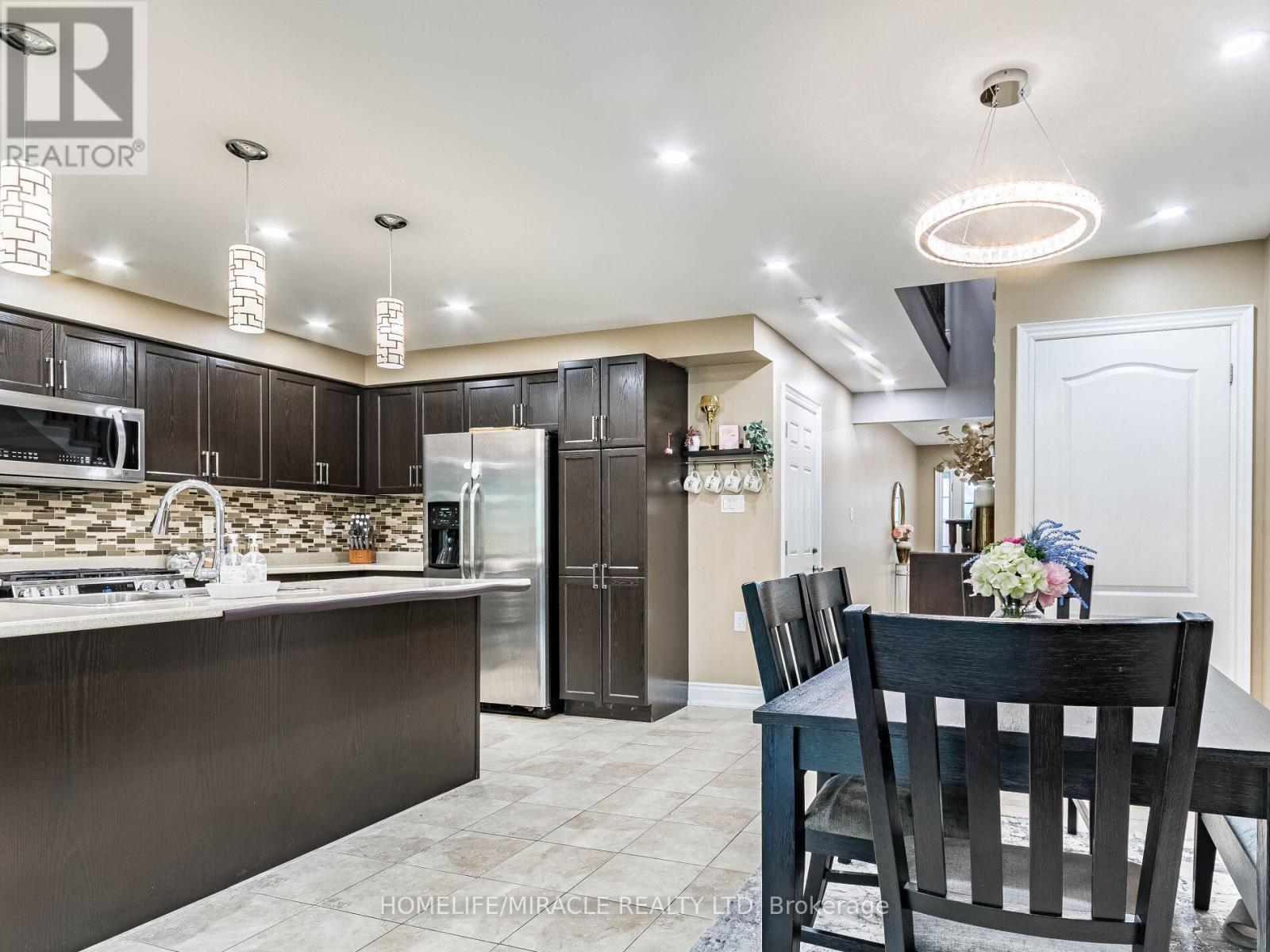 # 143 - 1035 Victoria Road S, Guelph, ON - Indoor