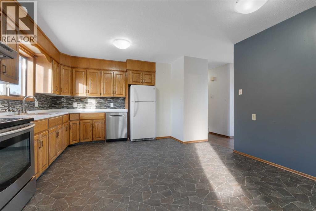 27 Tressa Street, Swan Hills, AB - Indoor Photo Showing Kitchen